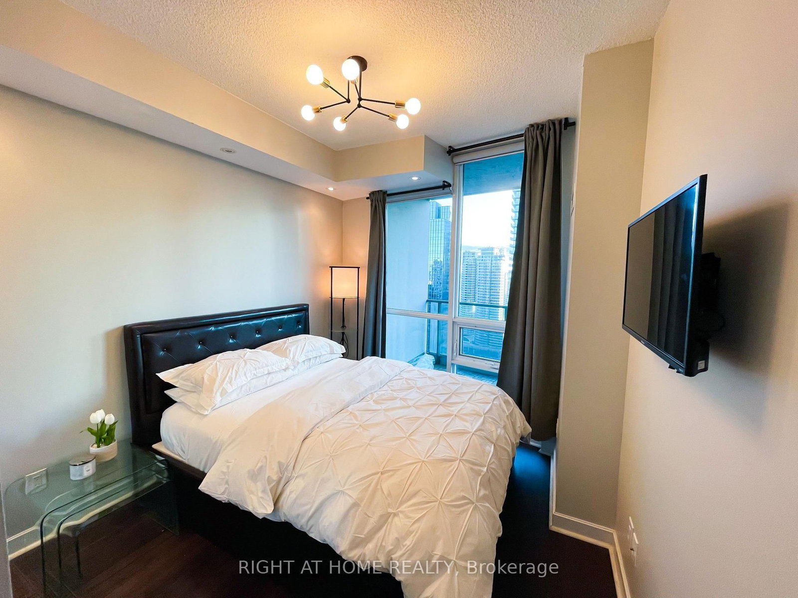 33 Bay Street, Unit 3213 - Photo 13