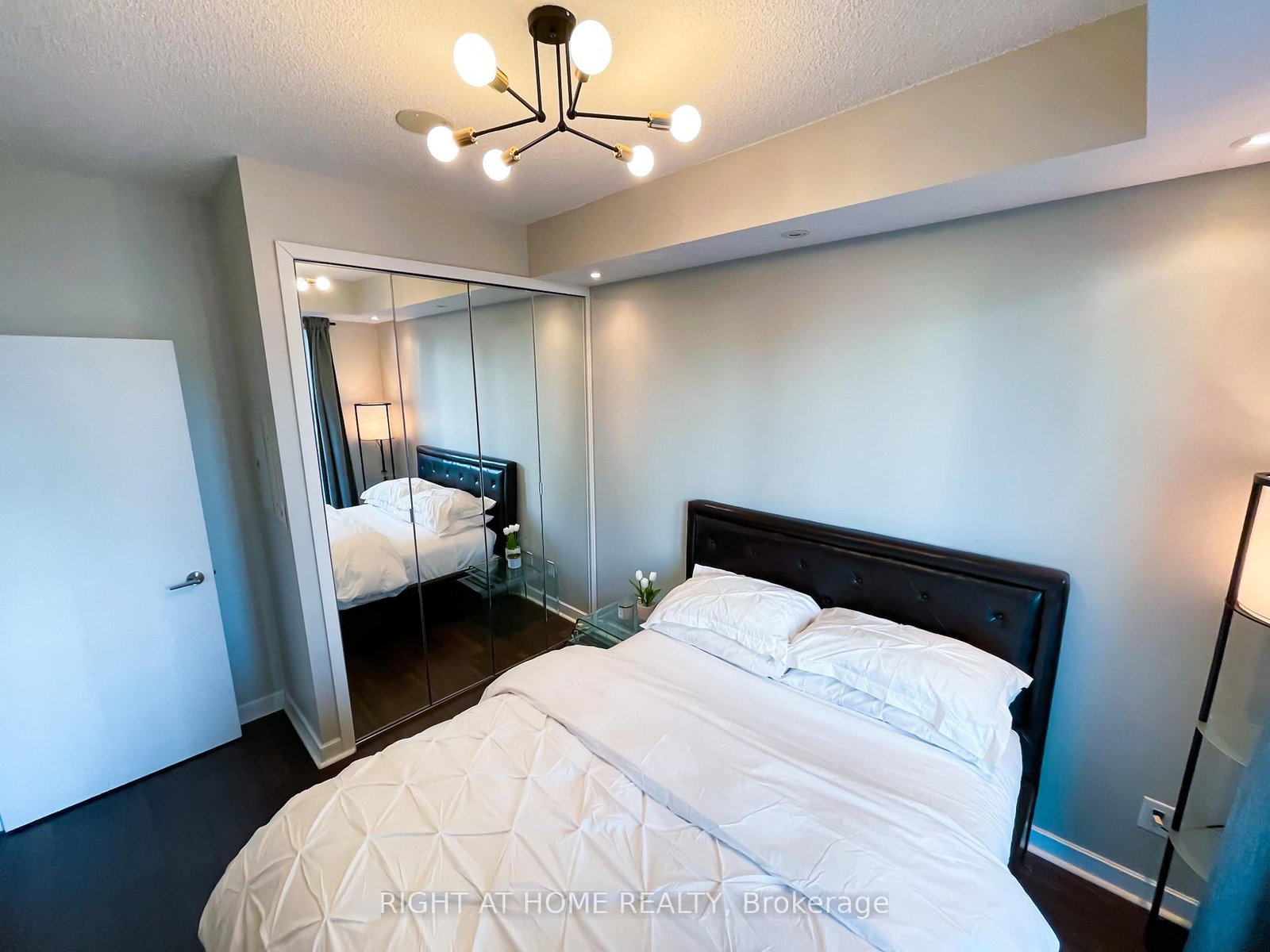 33 Bay Street, Unit 3213 - Photo 14