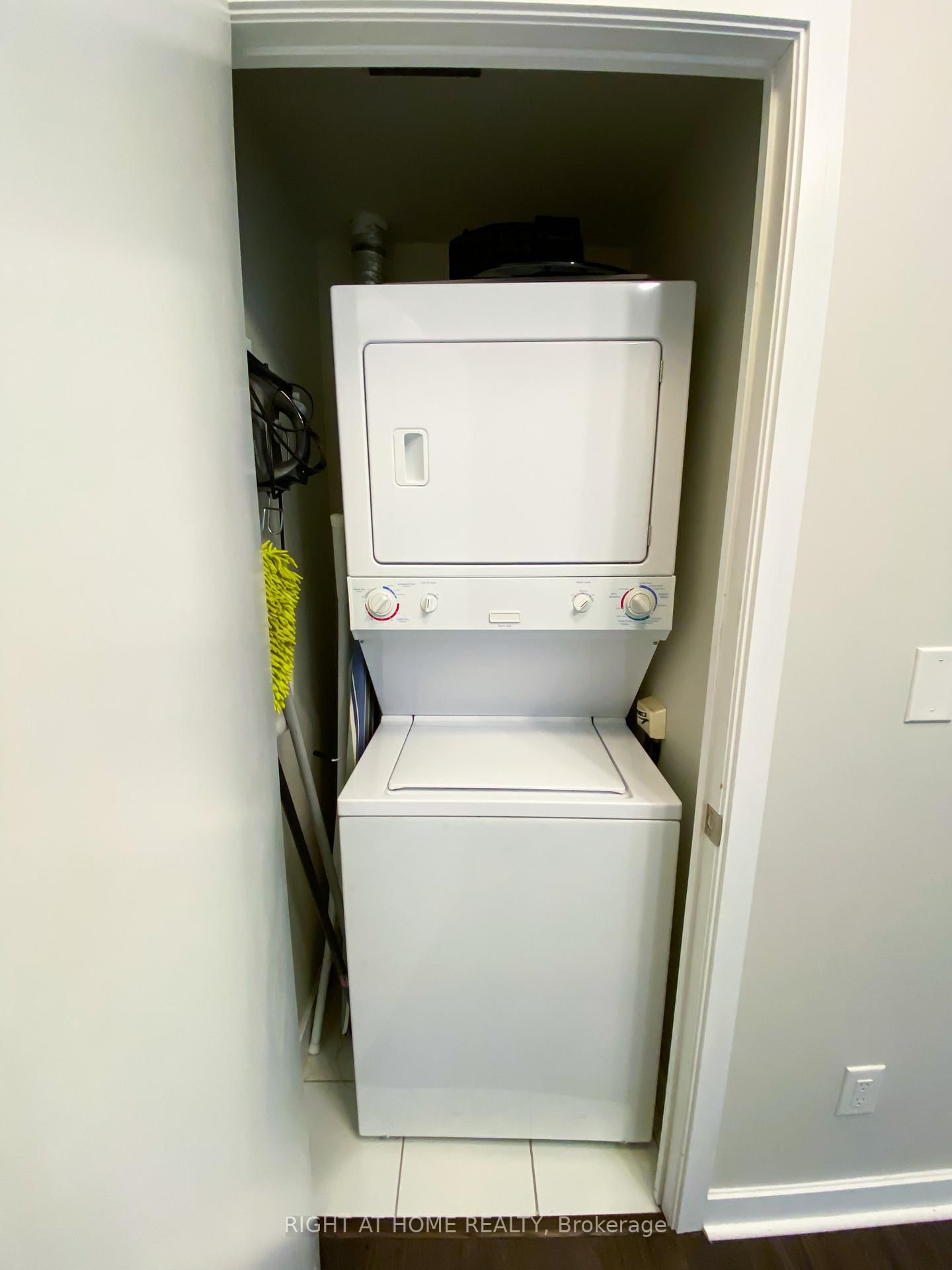 33 Bay Street, Unit 3213 - Photo 19