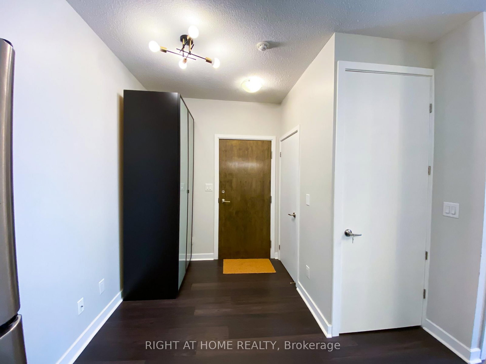 33 Bay Street, Unit 3213 - Photo 3