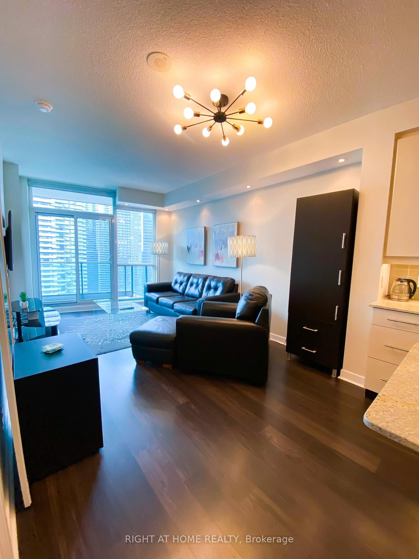 33 Bay Street, Unit 3213 - Photo 7