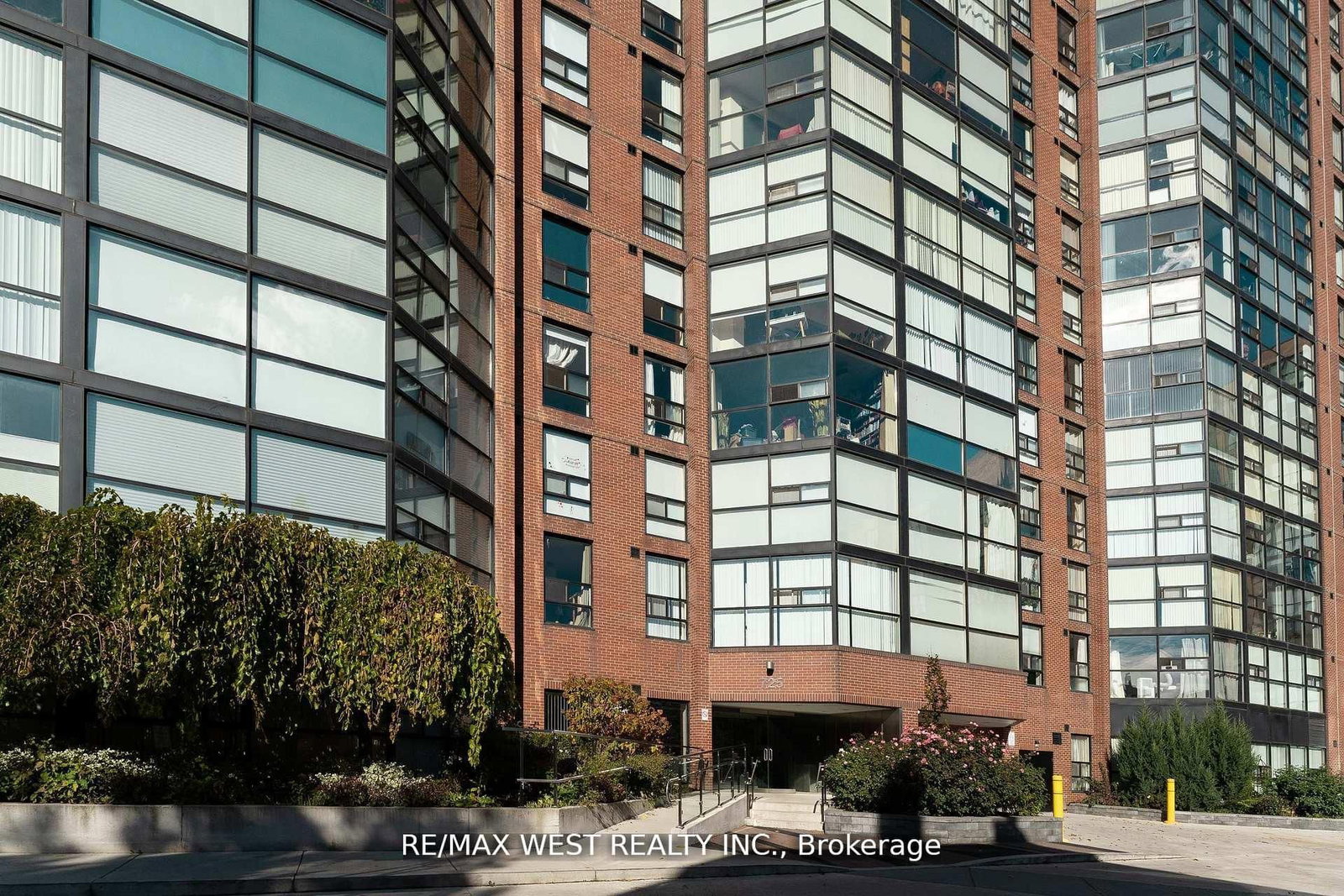 725 S King Street W, Unit 205 - Photo 31