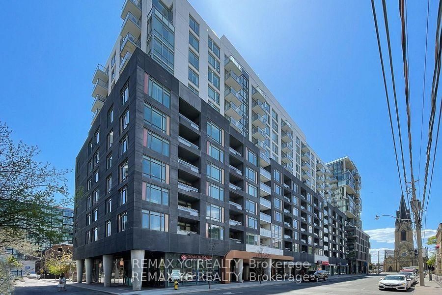 525 Adelaide Street W