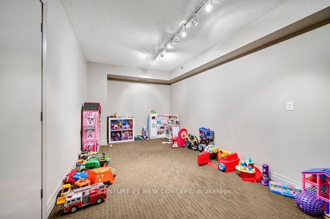 900 Mount Pleasant Road, Unit 606 - Photo 17