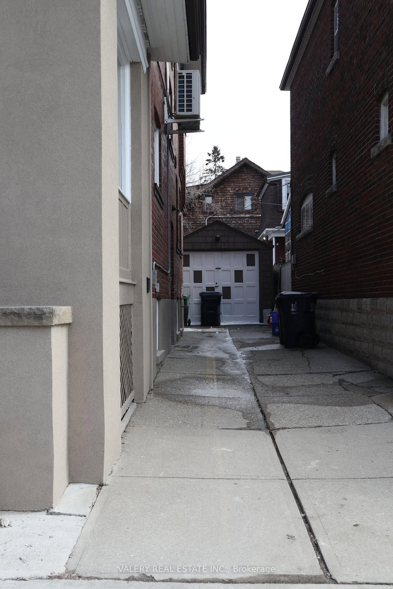 207 Oakwood Ave, Toronto, M6E 2V3 | Image 2