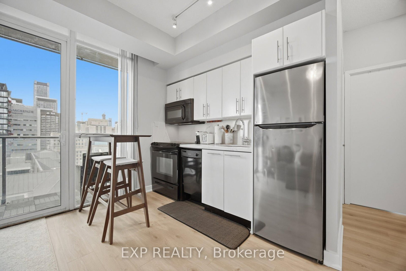 126 Simcoe Street, Unit 1907 - Photo 16