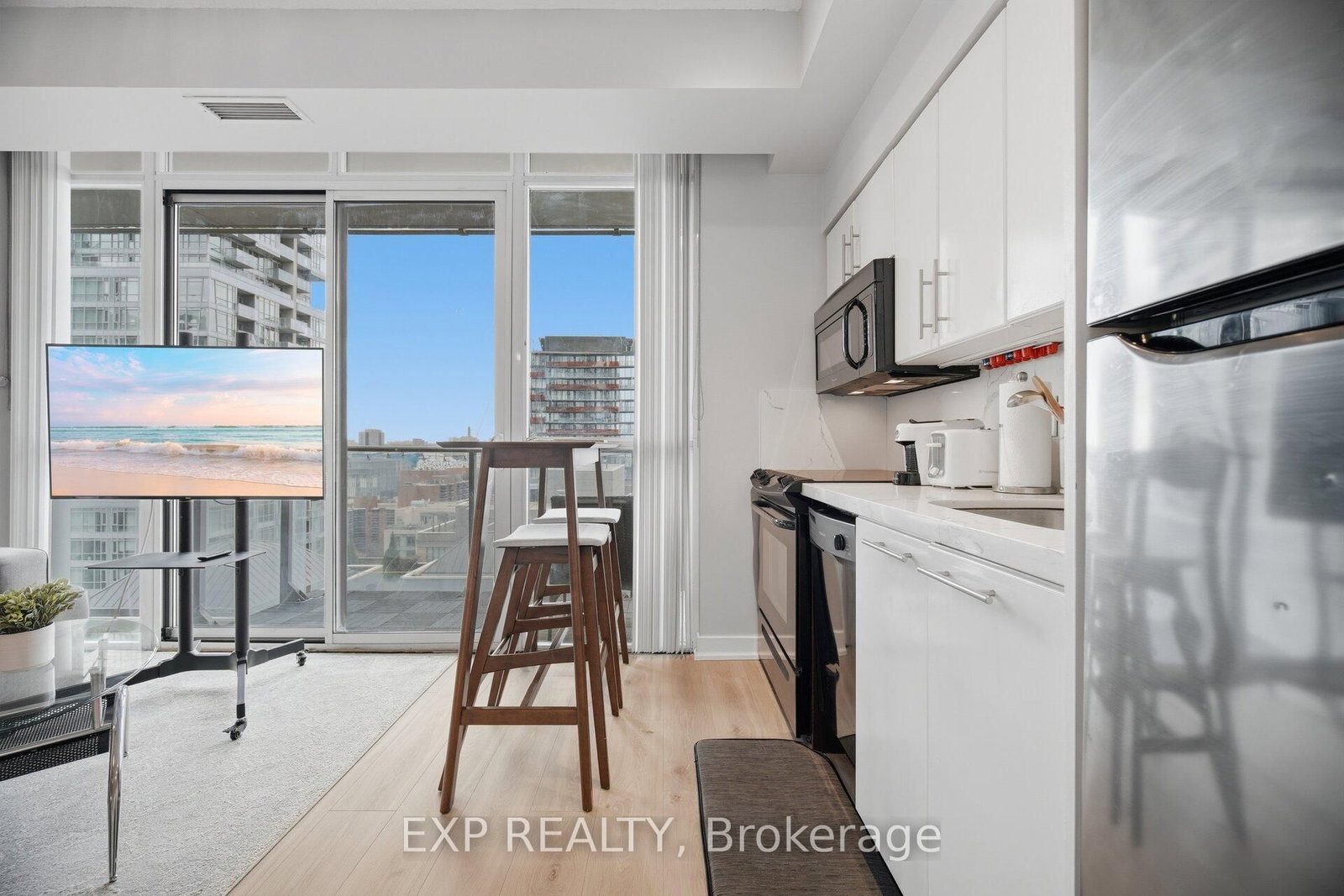 126 Simcoe Street, Unit 1907 - Photo 17