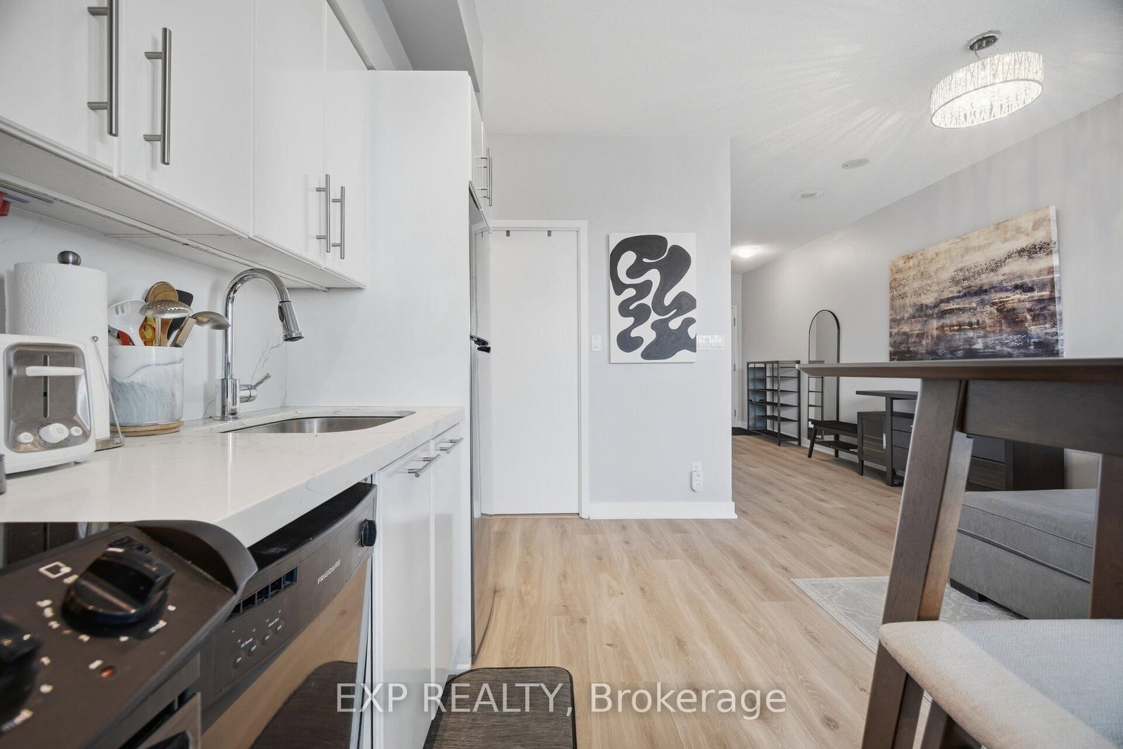 126 Simcoe Street, Unit 1907 - Photo 18