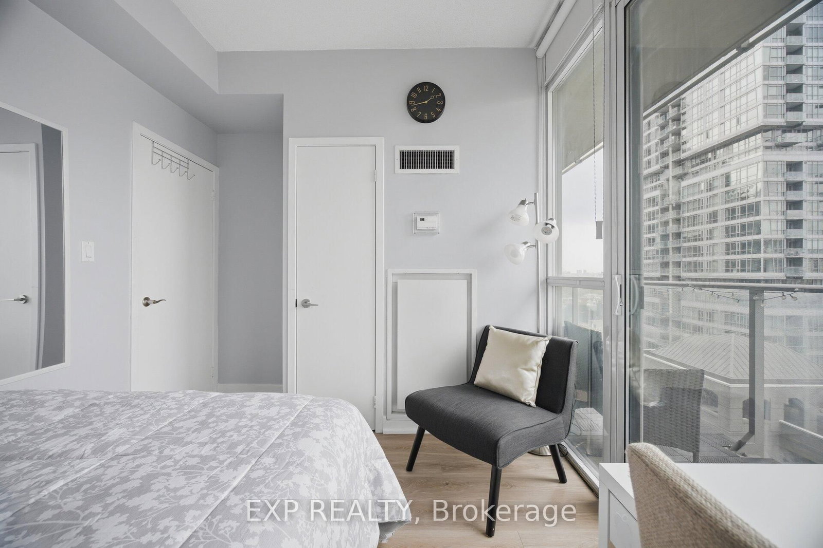 126 Simcoe Street, Unit 1907 - Photo 22