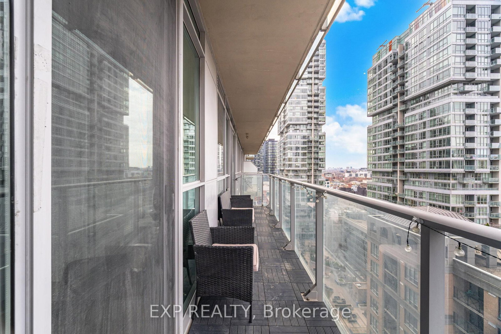 126 Simcoe Street, Unit 1907 - Photo 29
