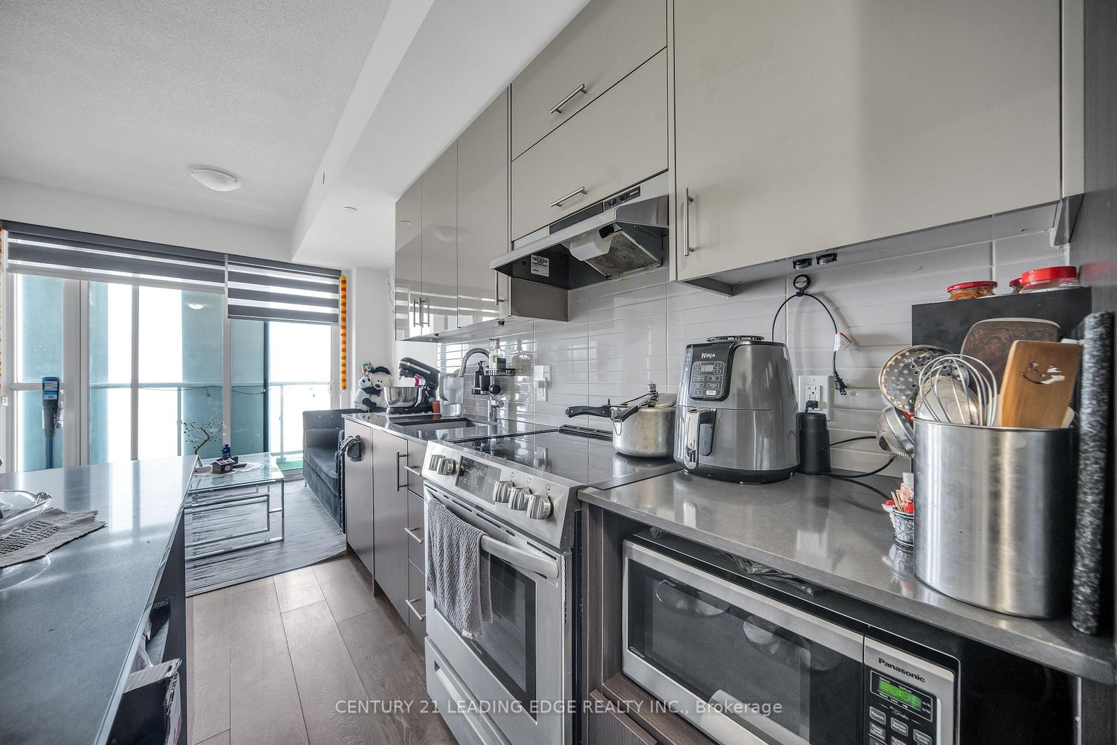 188 Fairview Mall Drive, Unit 1110 - Photo 8