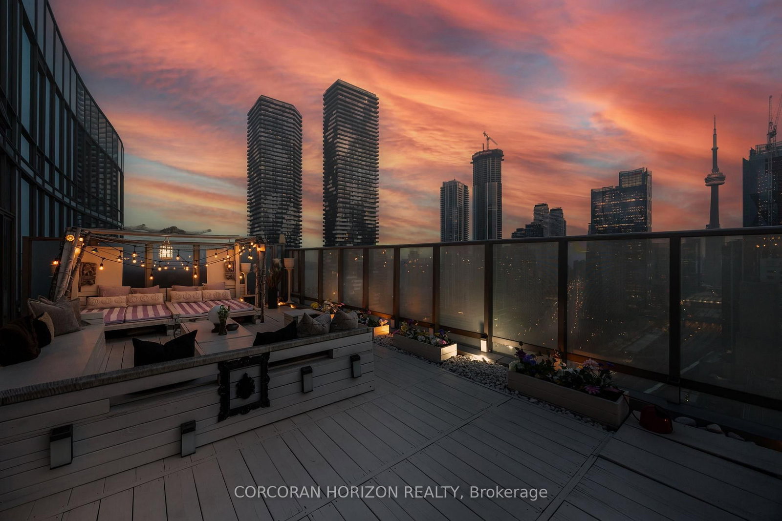 1 Market Street, Unit PH01 - Photo 17