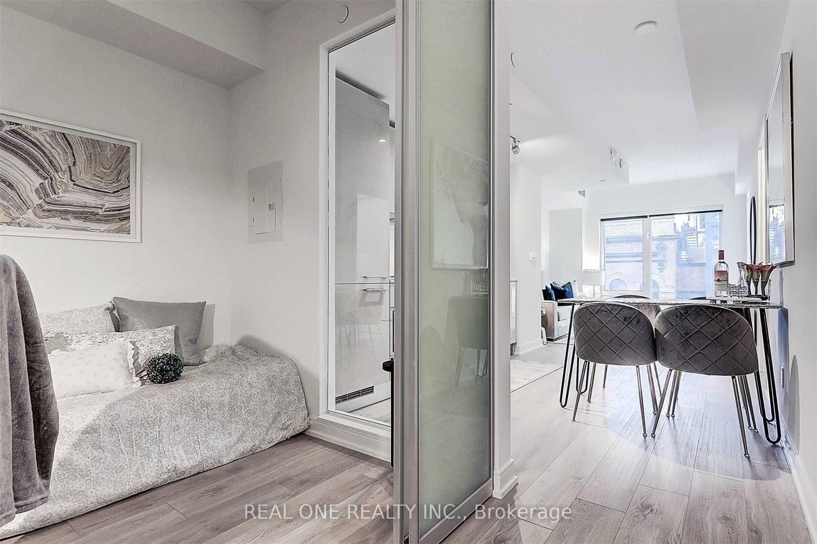 3 Gloucester Street, Unit 514 - Photo 7
