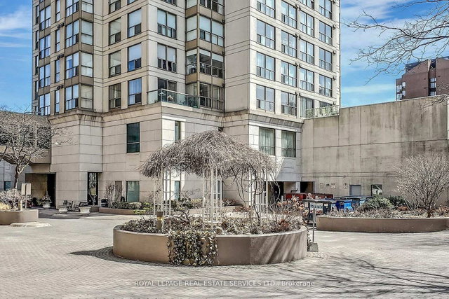 1705 - 298 Jarvis Street
