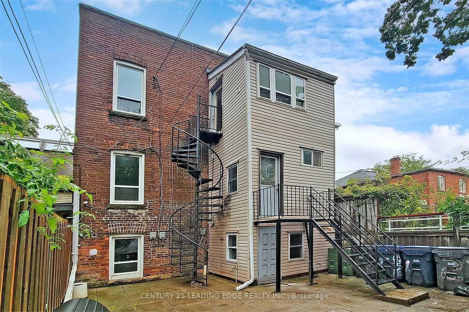 233 BORDEN Street - Photo 27