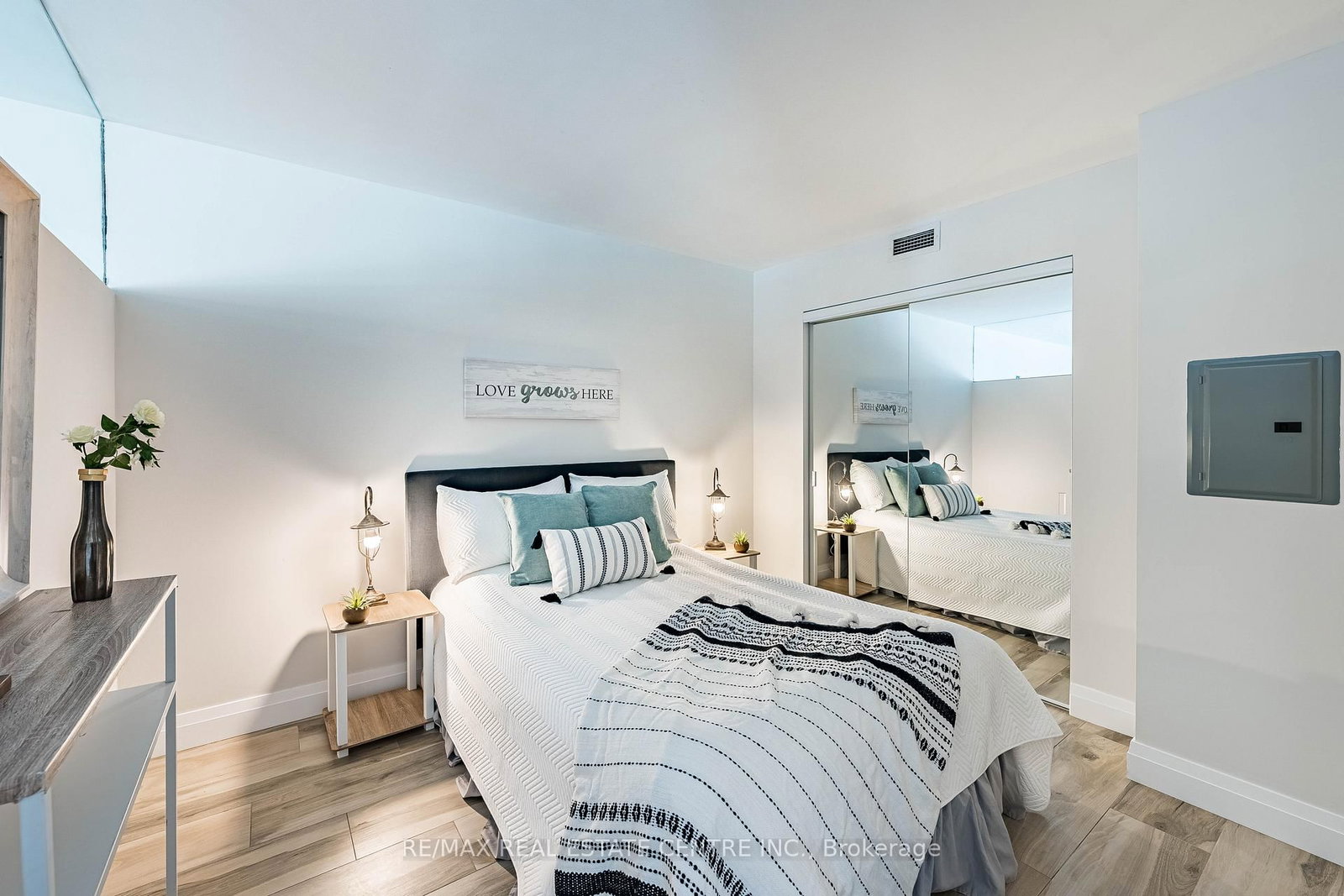 33 Lombard Street, Unit 216 - Photo 11