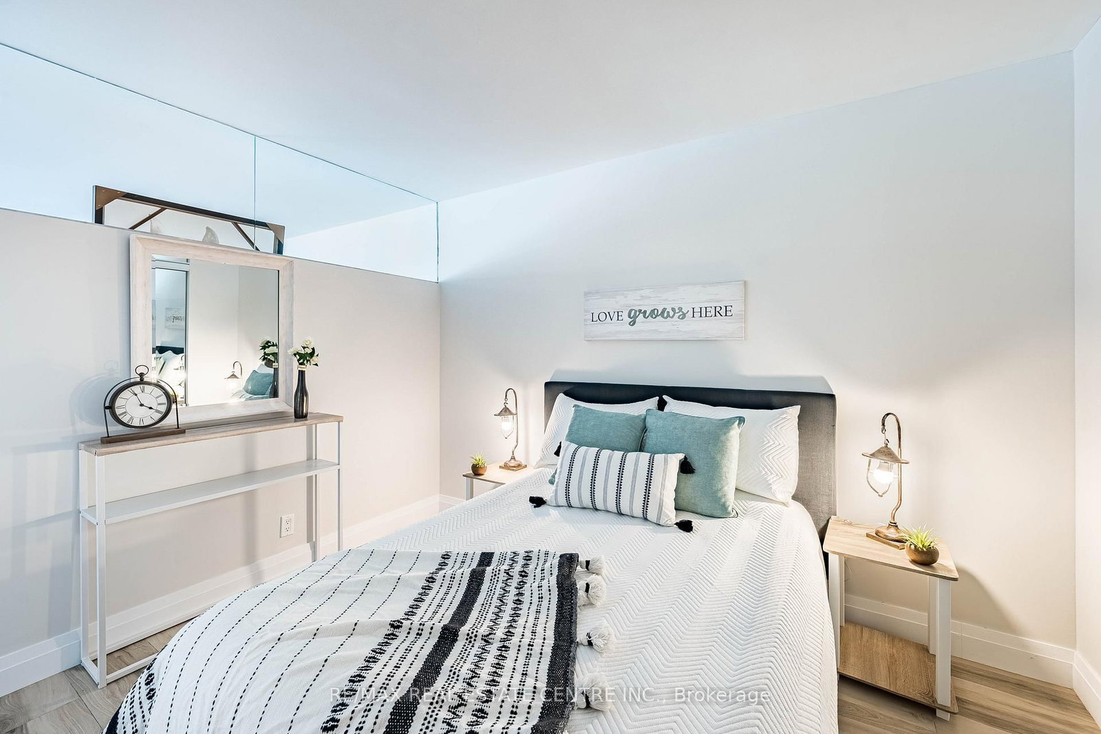 33 Lombard Street, Unit 216 - Photo 12