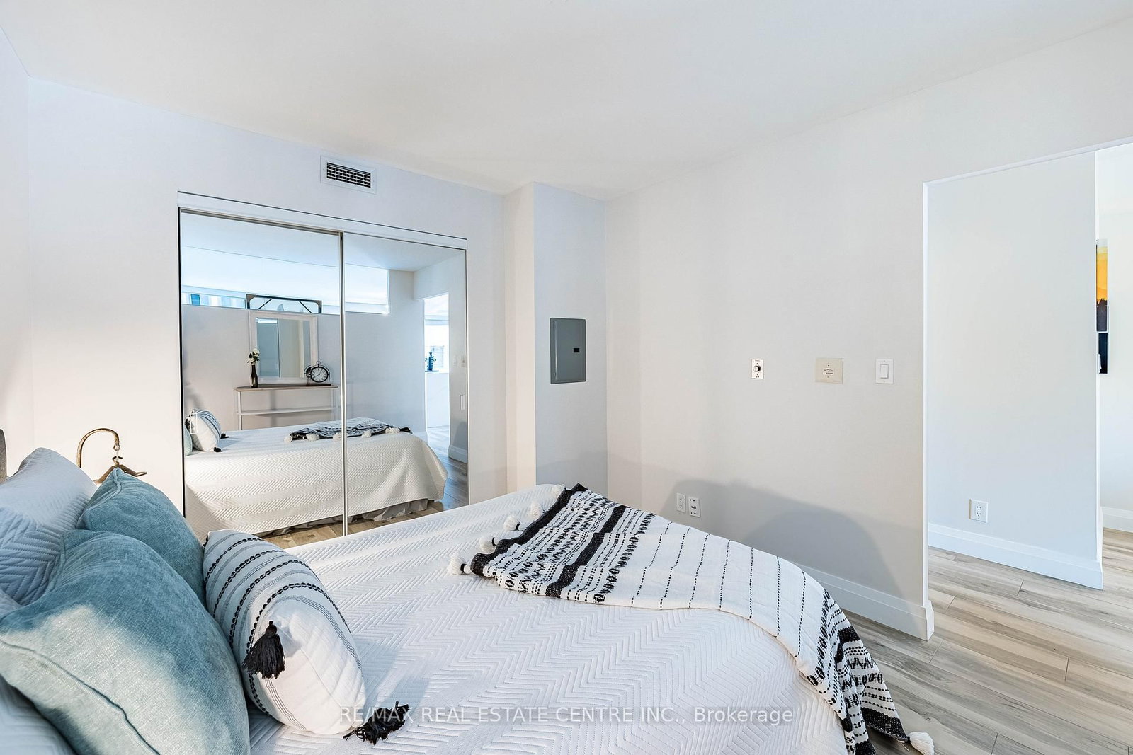 33 Lombard Street, Unit 216 - Photo 13