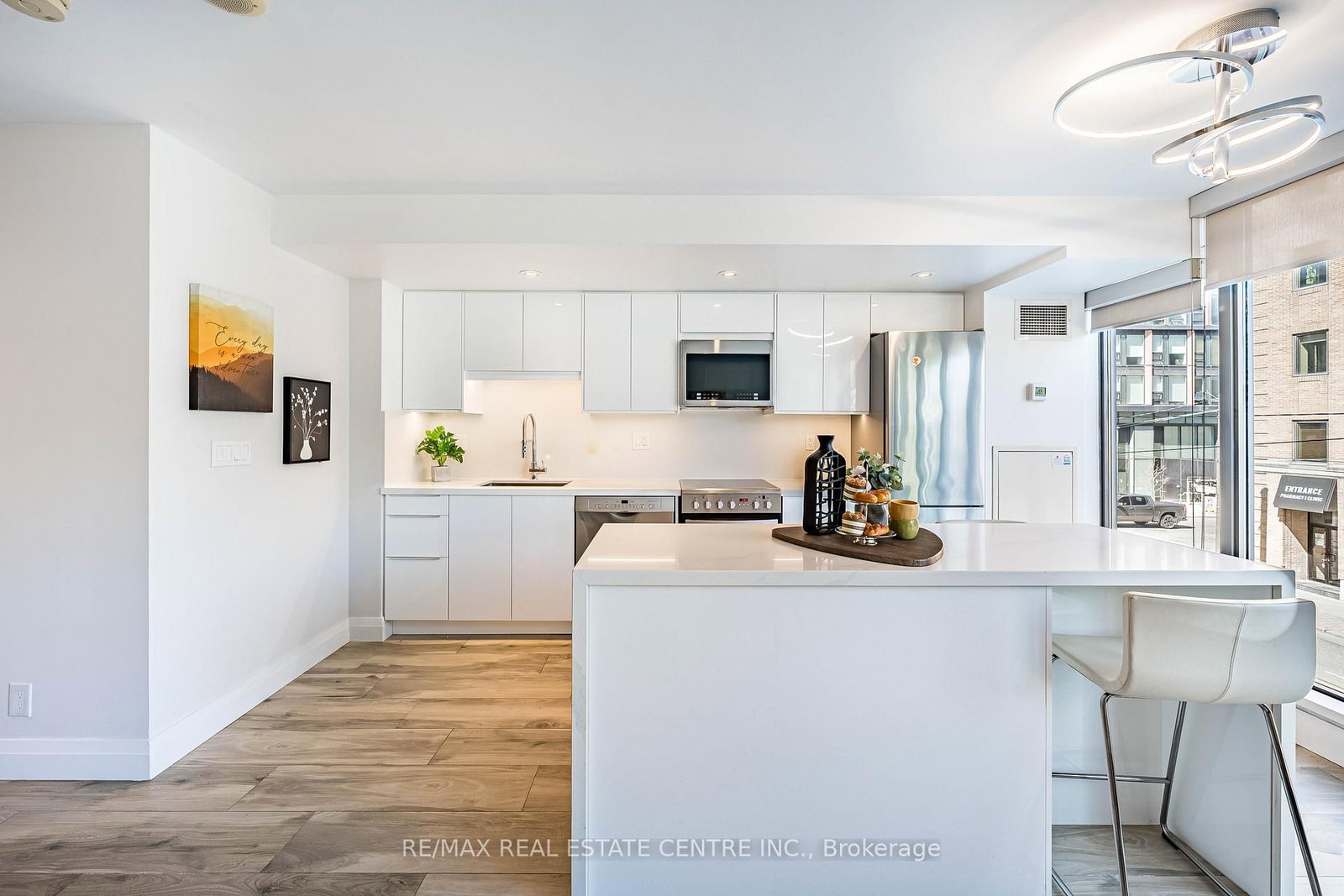 33 Lombard Street, Unit 216 - Photo 7