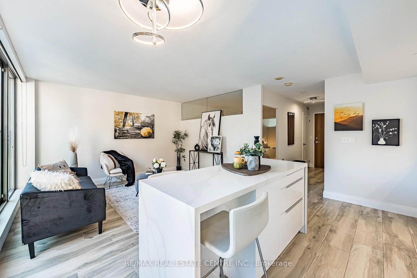 33 Lombard Street, Unit 216 - Photo 9