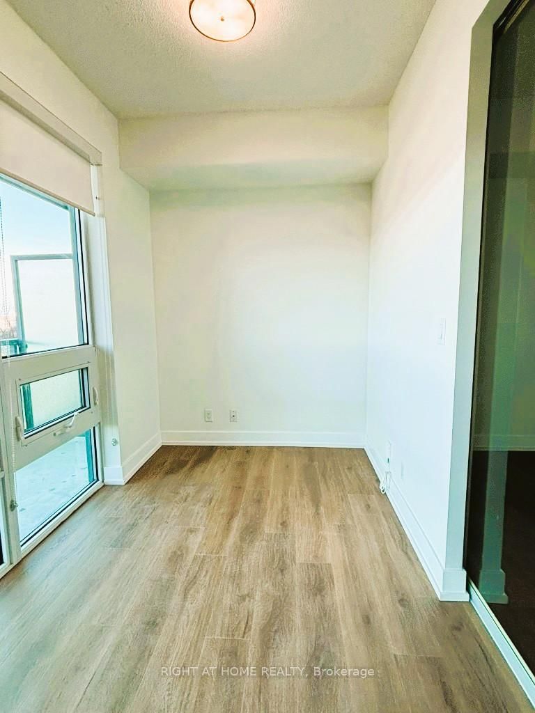 26 Norton Avenue, Unit 805 - Photo 11