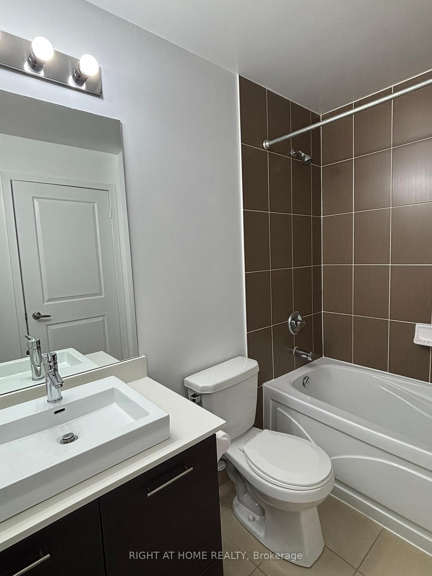 26 Norton Avenue, Unit 805 - Photo 13