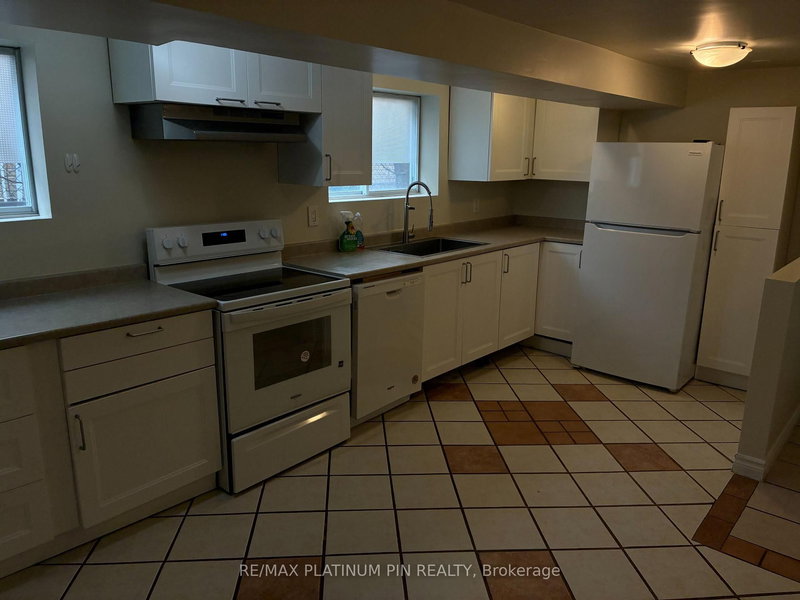 Lower Level - 315 Apache Tr, Toronto, M2H 2W6 | Image 3