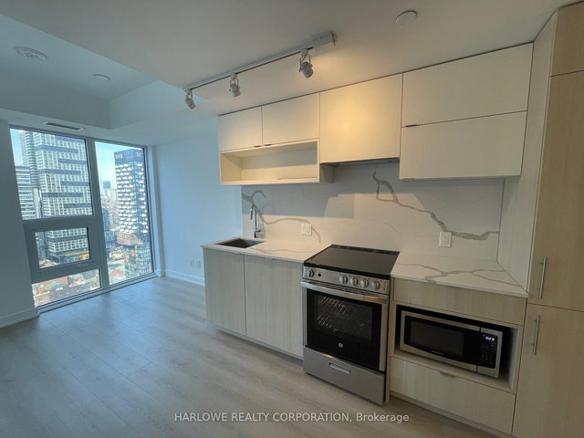 3111 - 100 Queen Street E