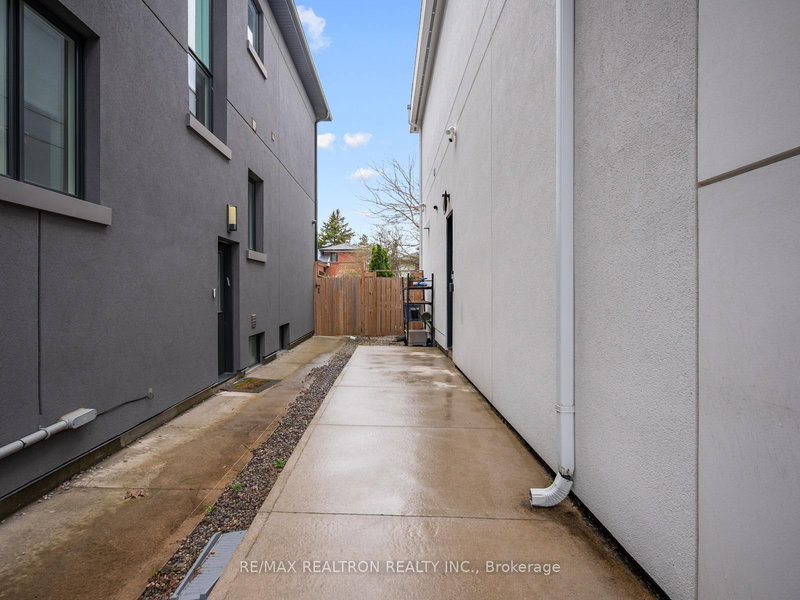 Bsmt - 6 Geddes Crt, Toronto, M3H 2W7 | Image 3