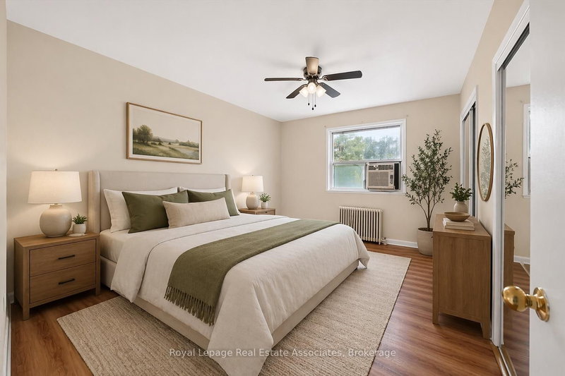 4 - 10 Wasdale Cres, Toronto, M6A 1W8 | Image 2