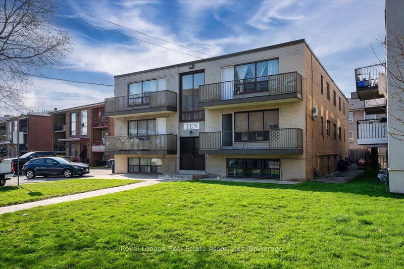 4 - 10 Wasdale Cres, Toronto, M6A 1W8 | Image 3