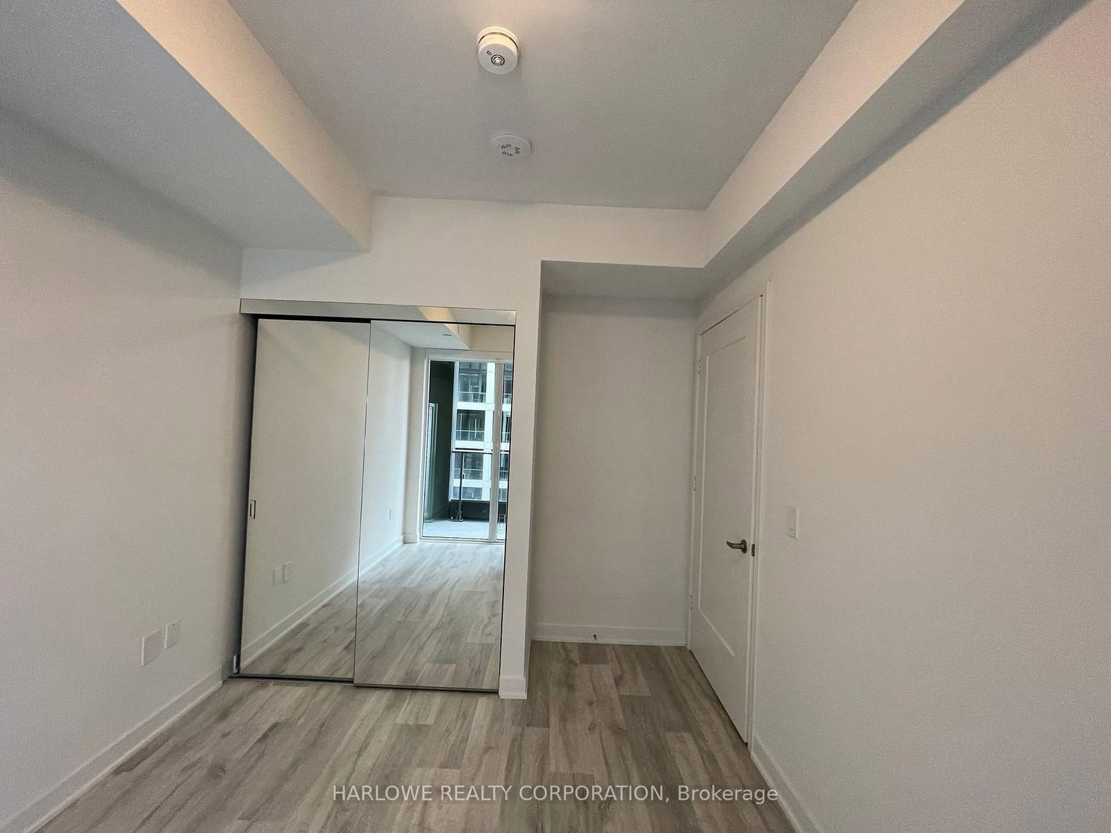 60 Princess Street, Unit 930 SE - Photo 6