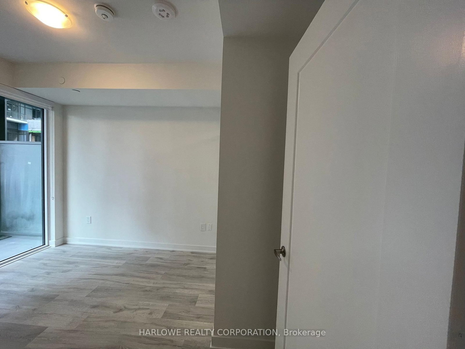 60 Princess Street, Unit 930 SE - Photo 9