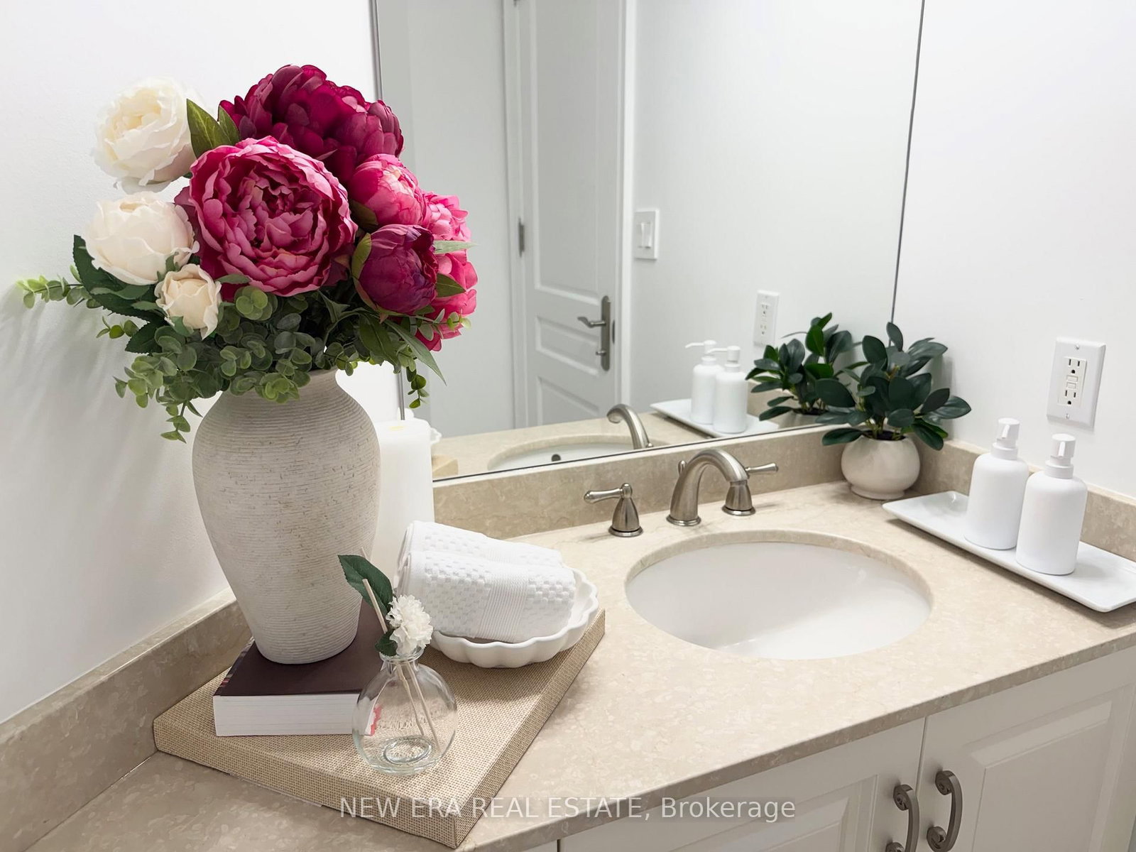 10 Bellair Street, Unit 602 - Photo 10