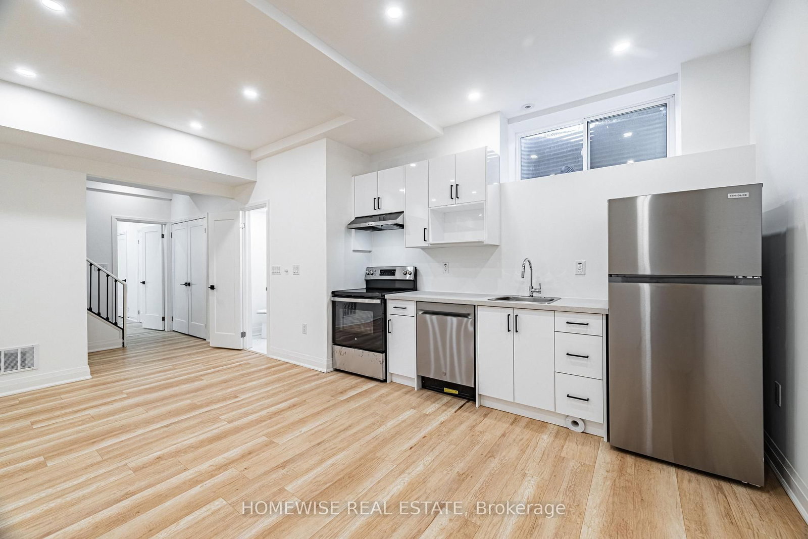 11 Craig Crescent, Unit Lower - Photo 2