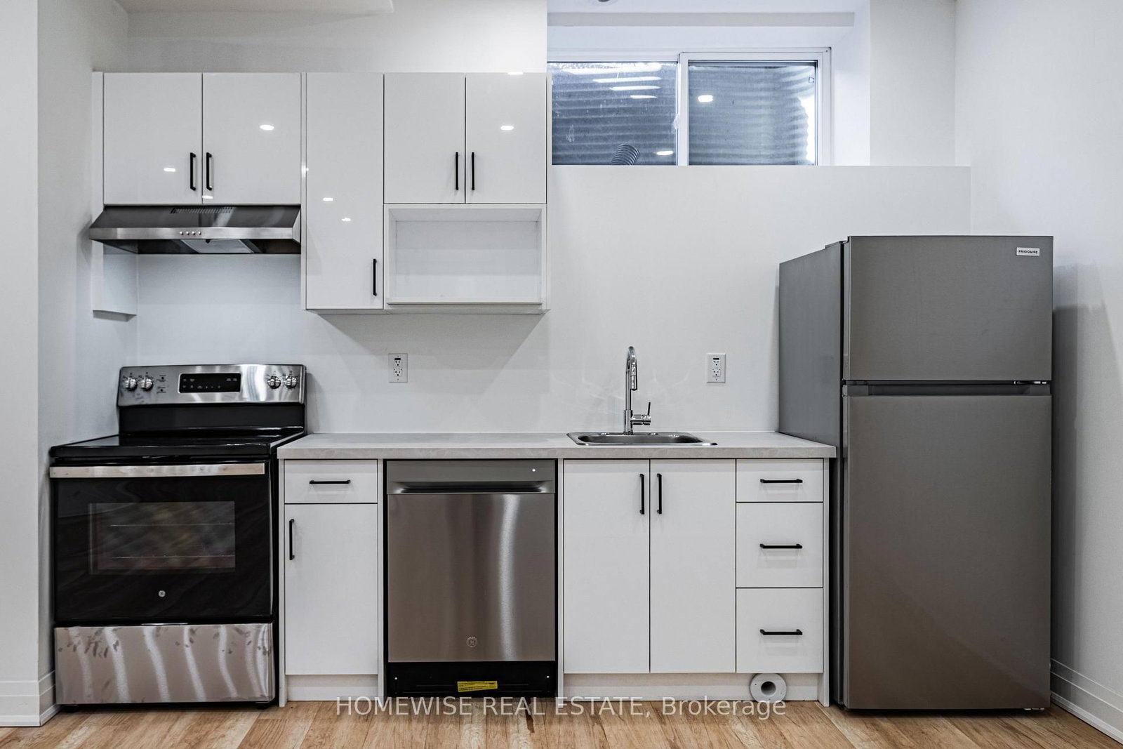 11 Craig Crescent, Unit Lower - Photo 4