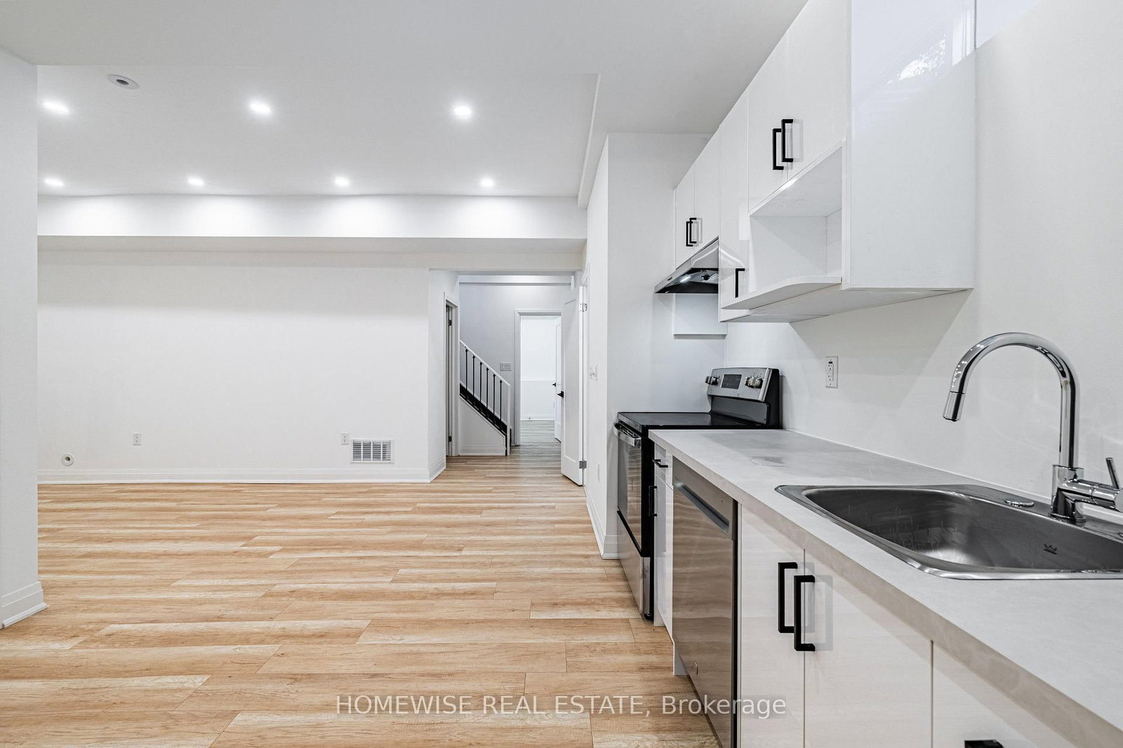 11 Craig Crescent, Unit Lower - Photo 5