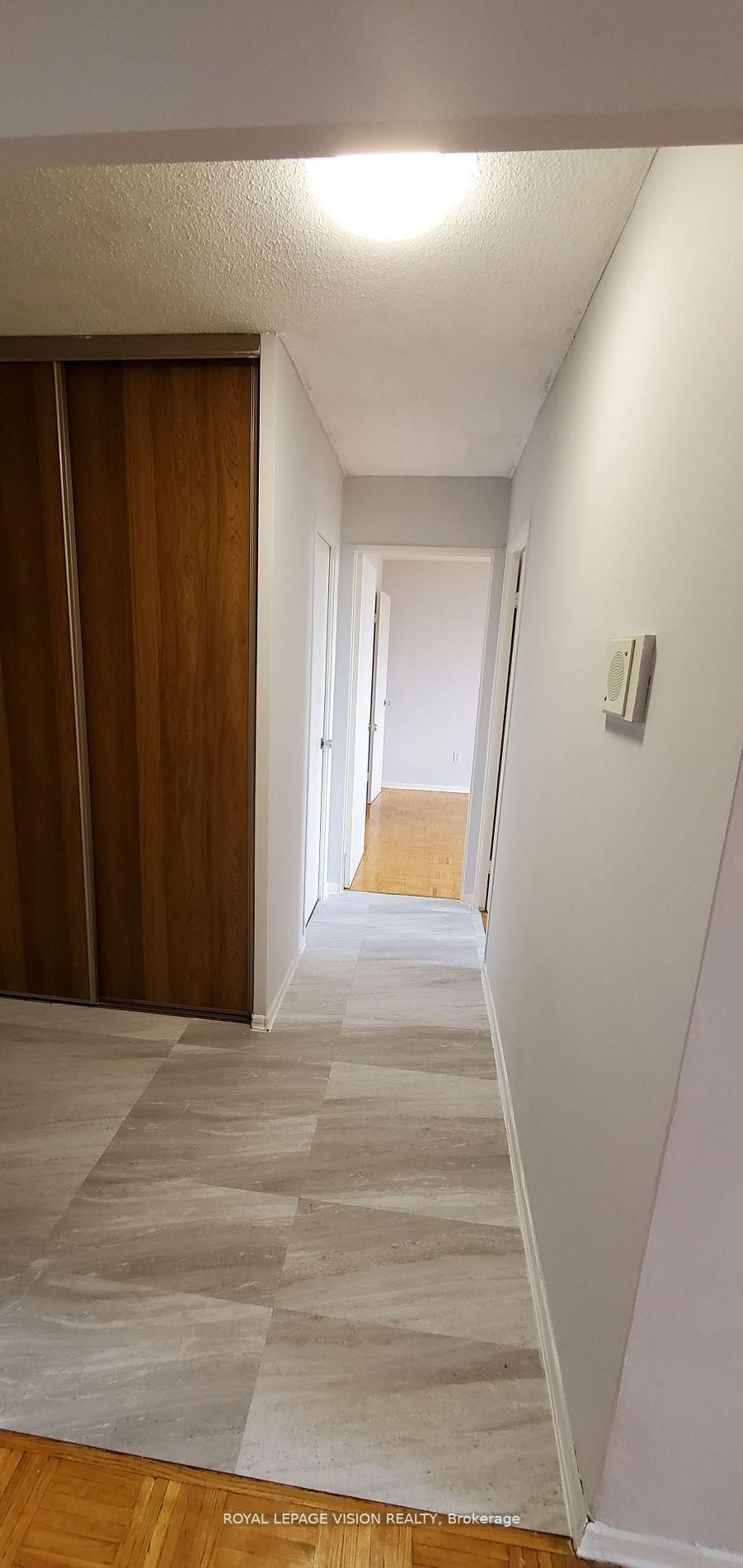 20 Edgecliff Golfway, Unit 1202 - Photo 12