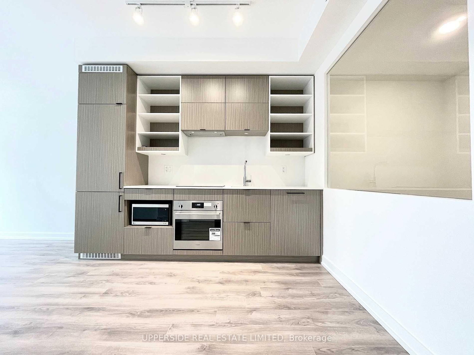 20 Edward Street W, Unit 1014 - Photo 4