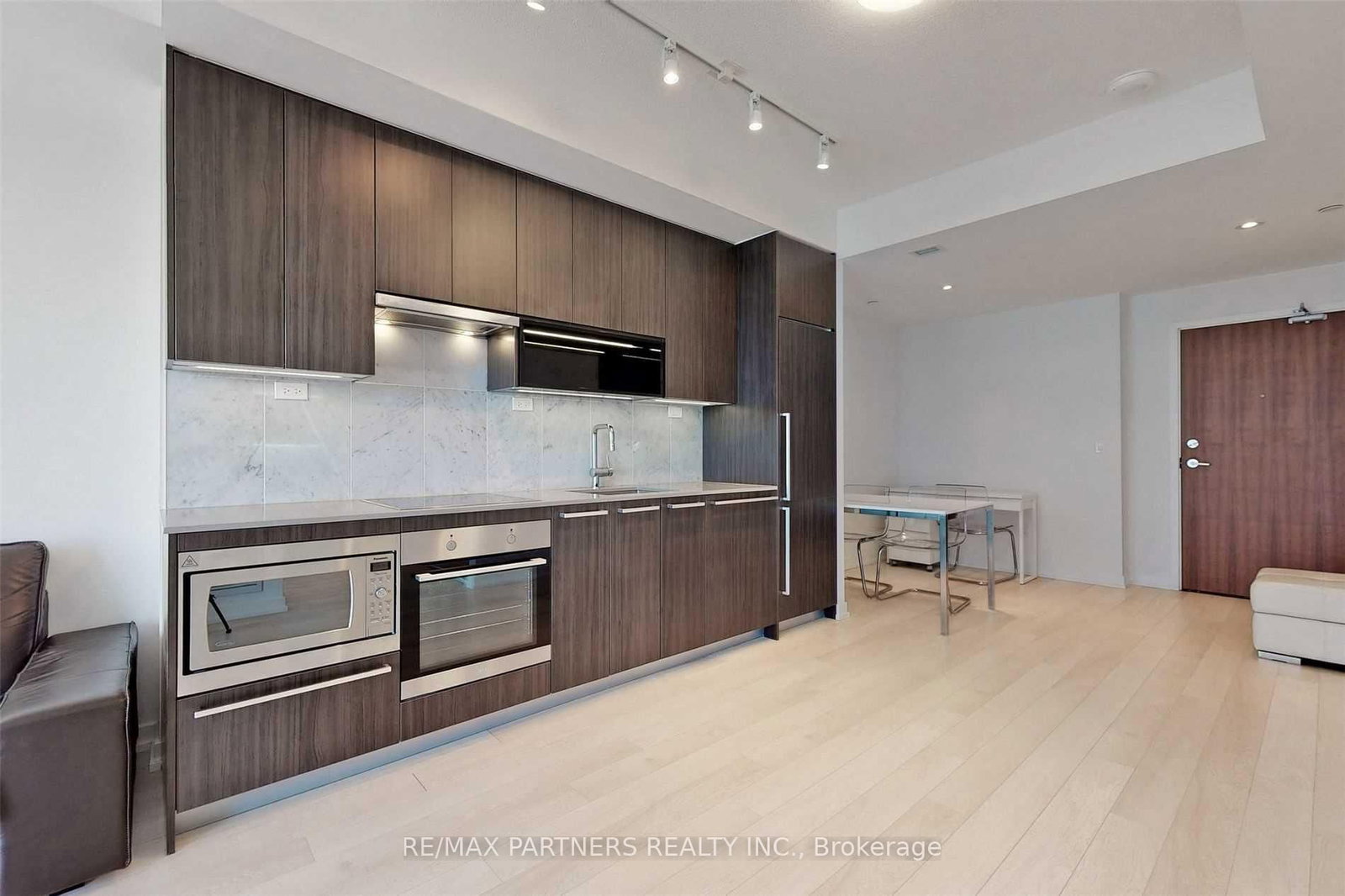 115 Mcmahon Drive, Unit 2501 - Photo 4