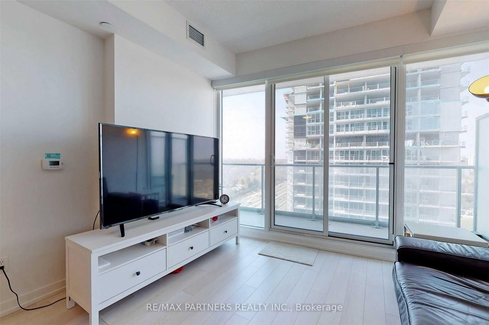 115 Mcmahon Drive, Unit 2501 - Photo 6