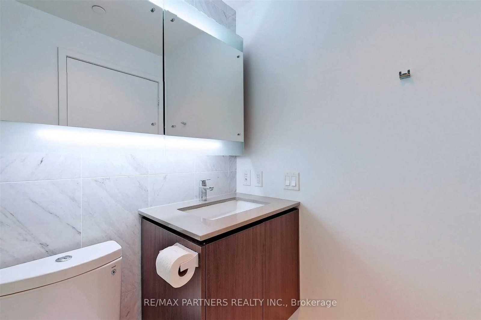 115 Mcmahon Drive, Unit 2501 - Photo 9