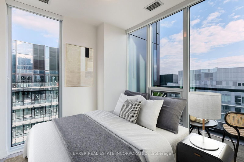 3902 - 223 Redpath Ave, Toronto, M4P 0E8 | Image 2