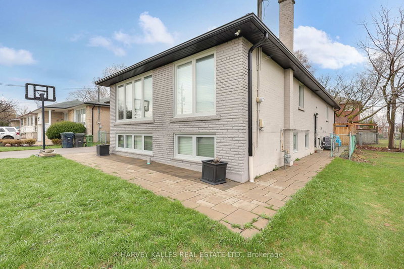 Lower - 242 Acton Ave, Toronto, M3H 4J1 | Image 2