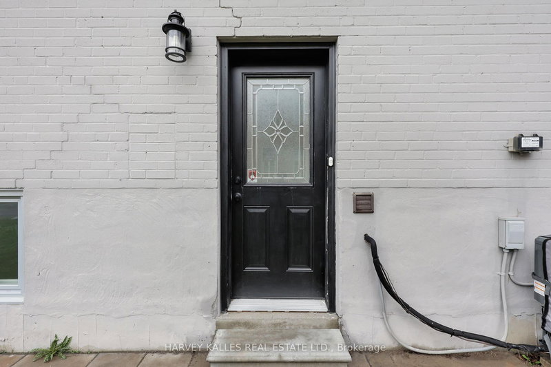 Lower - 242 Acton Ave, Toronto, M3H 4J1 | Image 3