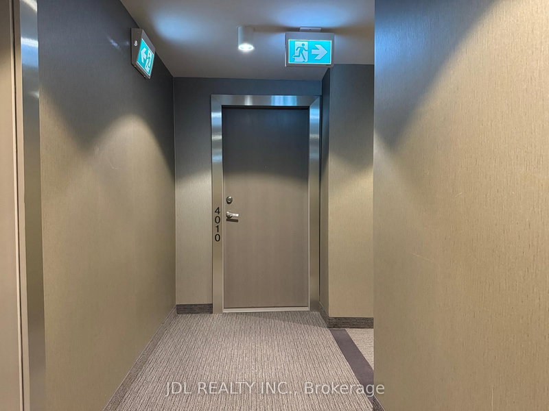 4010 - 100 Harbour St, Toronto, M5J 0B5 | Image 2