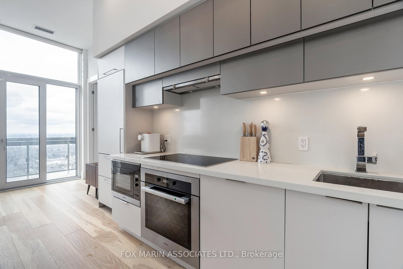 39 Roehampton Avenue, Unit 4604 - Photo 2