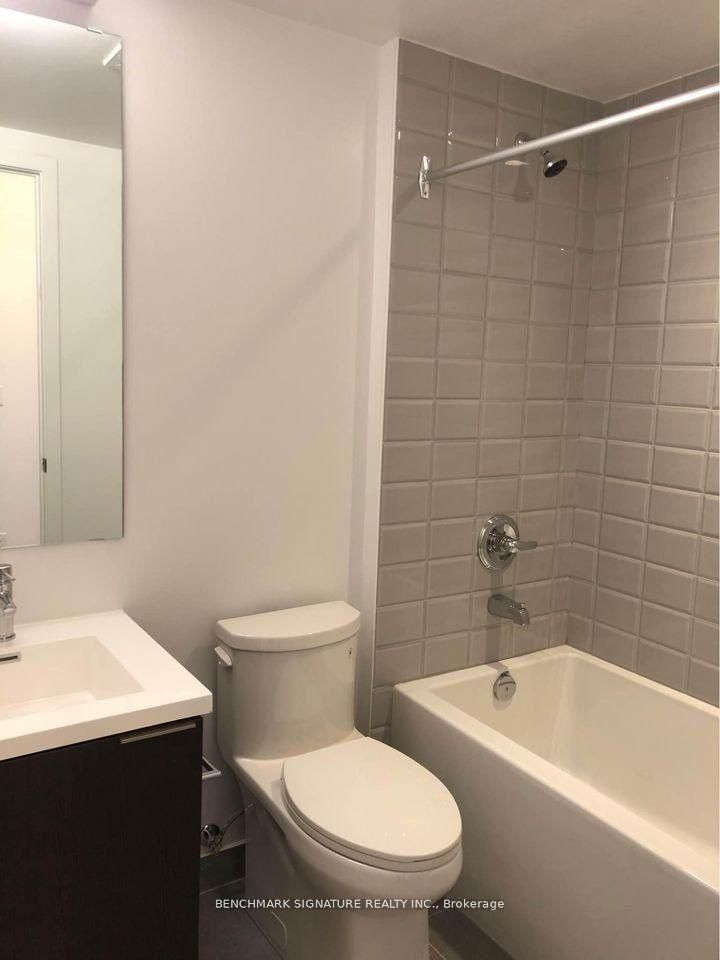 203 College Street, Unit 605