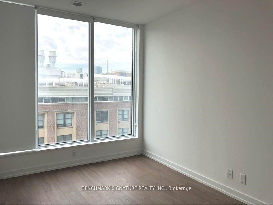 203 College Street, Unit 605