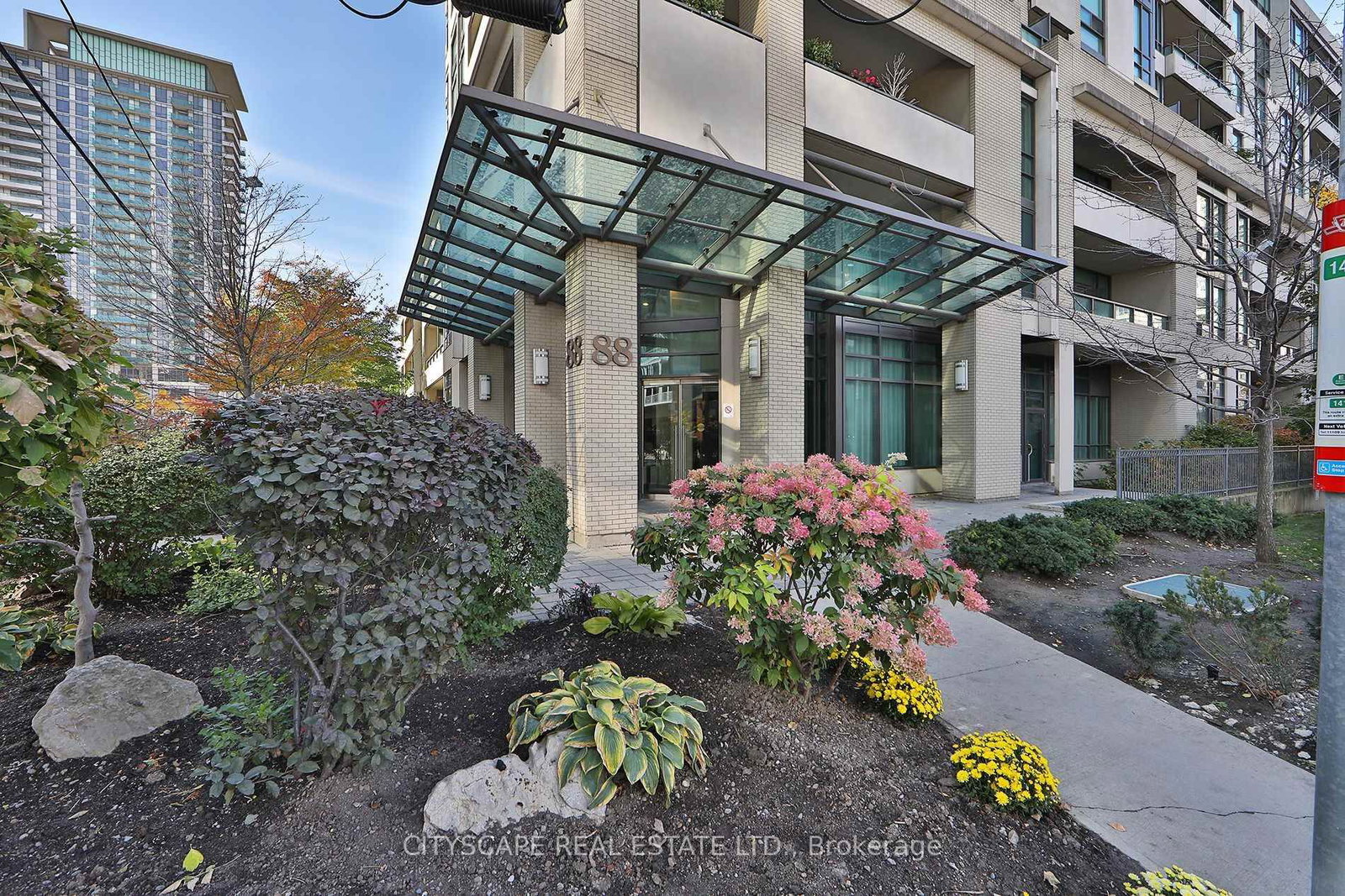 88 Broadway Avenue, Unit Ph 5 - Photo 3